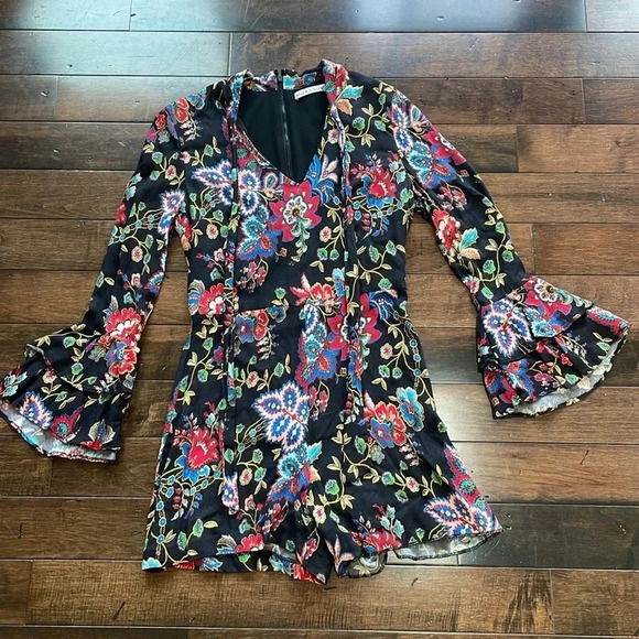 Alice + Olivia Macall Floral print romper 5416006 Size 2 V-Neck Bell-Sleeved - Picture 3 of 11